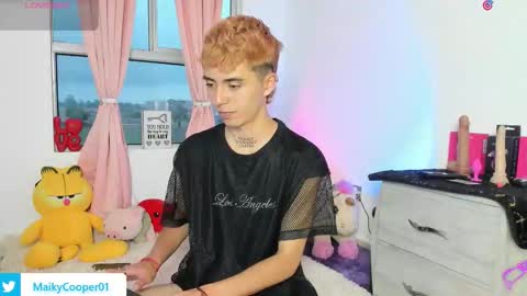 maiky_cooper01 online show from February 16, 9:46 pm
