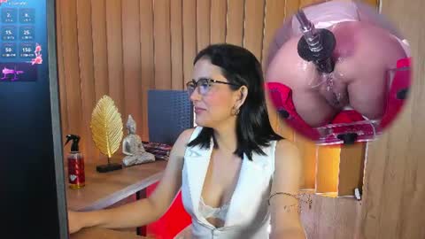 Mailen online show from July 30, 11:05 pm