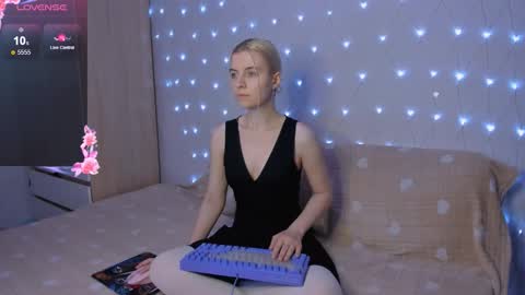 Your kitty online show from December 3, 3:45 pm