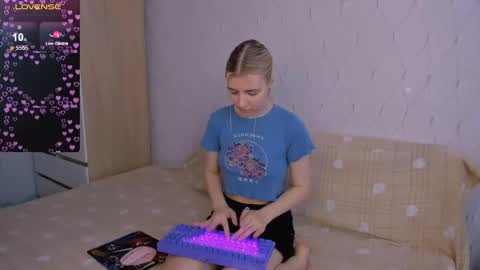 Your kitty online show from March 15, 3:00 am