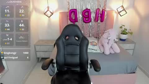 Snapshot of mailylove1 chatting on February 7, 2:26 pm  M A I L Y  online show from February 7, 2:26 pm