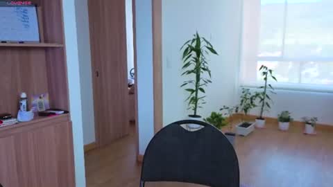   Lauu online show from June 10, 7:24 pm