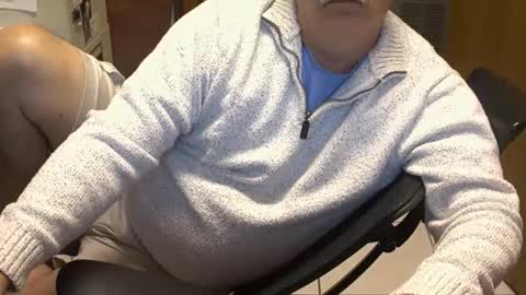 Snapshot of majormike34 chatting on October 24, 1:01 pm majormike34 online show from October 24, 1:01 pm