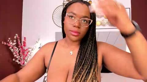 Snapshot of makena_gh chatting on September 25, 3:57 am makena online show from September 25, 3:57 am