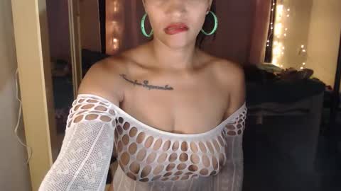 MAKENNAA online show from September 25, 10:22 am