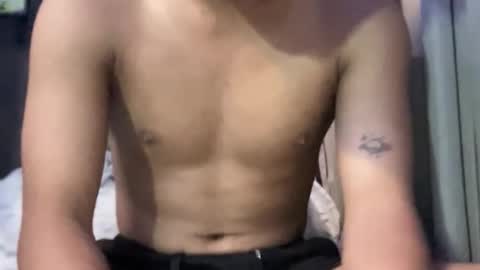 makeyoumineee online show from April 17, 1:24 pm