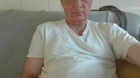 male_toy online show from March 27, 4:52 pm