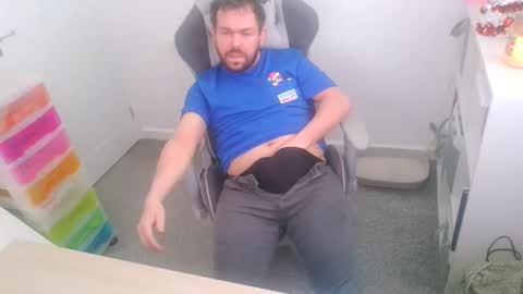 malecamslave18 online show from December 19, 3:18 pm