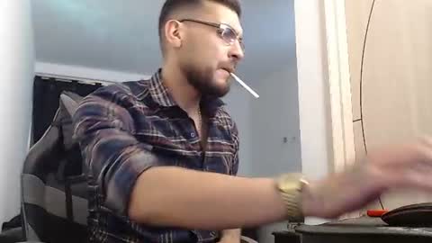 malek_xarx online show from July 15, 5:02 am