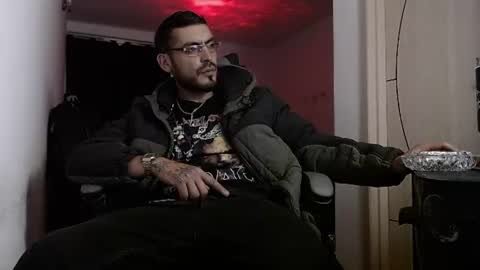 malek_xarx online show from July 7, 4:25 am