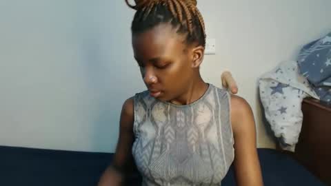 lati online show from November 15, 1:35 pm