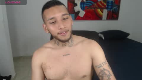 Snapshot of malikzzain chatting on October 9, 12:49 am Zain Malik online show from October 9, 12:49 am