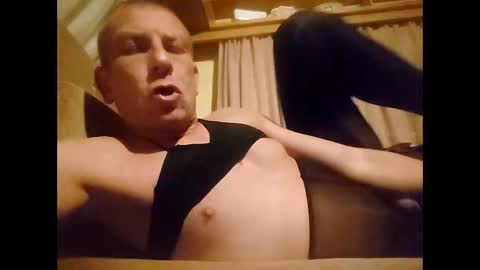 Snapshot of malinowy85 chatting on October 5, 9:11 pm malinowy85 online show from October 5, 9:11 pm