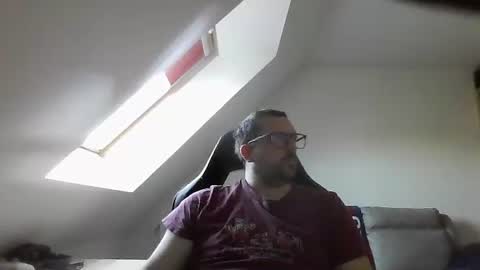 breton online show from April 6, 7:20 am