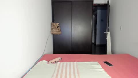 Snapshot of malucam_06 chatting on January 11, 12:44 am instagram  nueela   online show from January 11, 12:44 am