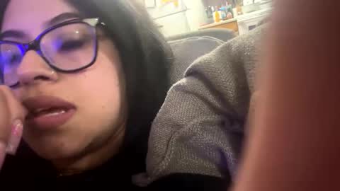 mamaboozey online show from April 3, 8:10 am