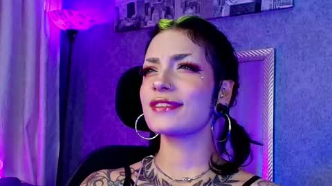 Snapshot of mamushka_ chatting on September 19, 11:51 pm   online show from September 19, 11:51 pm