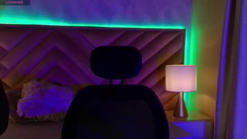 Snapshot of mamushka_ chatting on September 18, 11:42 pm   online show from September 18, 11:42 pm