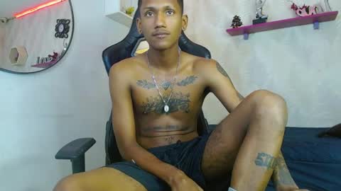 Snapshot of man_san11 chatting on October 14, 7:28 pm man_san11 online show from October 14, 7:28 pm