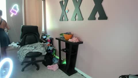 MandyBabyXXX online show from July 15, 8:24 pm