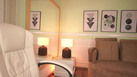 Mandy Collins online show from April 9, 11:38 am