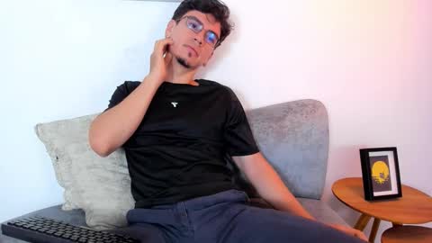 manu online show from March 19, 12:43 pm