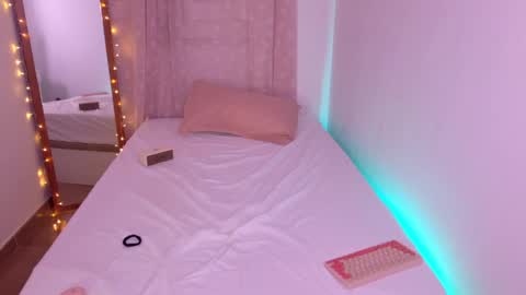     online show from March 31, 7:09 am