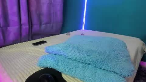 Mara rosseX online show from July 31, 9:05 pm