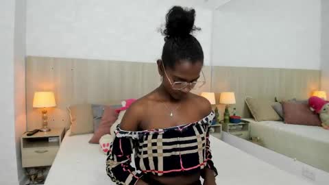 Mara Sinclair online show from June 7, 7:41 pm