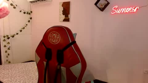Snapshot of mara_summer chatting on October 12, 2:09 pm Mara 3 online show from October 12, 2:09 pm