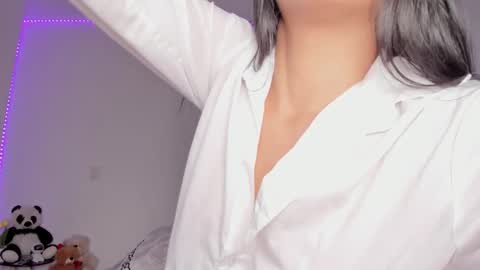 Snapshot of maragirl chatting on October 20, 1:32 am Mara online show from October 20, 1:32 am