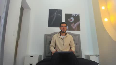 Marc Ruffalo online show from March 12, 11:47 am