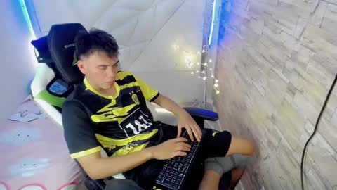 marco_jrs online show from January 8, 1:20 pm