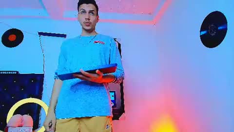 Marcus hanks1 online show from July 21, 1:18 am