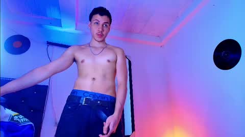 Marcus hanks1 online show from May 31, 11:06 pm