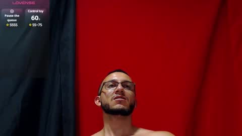 Snapshot of marcusmilarc chatting on February 13, 1:50 am online show from February 13, 1:50 am