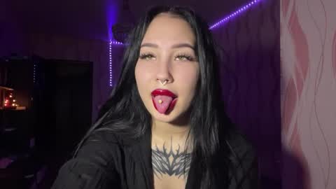 Lauren online show from June 8, 4:41 pm
