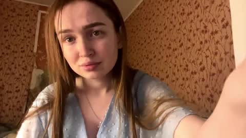 Chloe online show from May 7, 4:46 pm