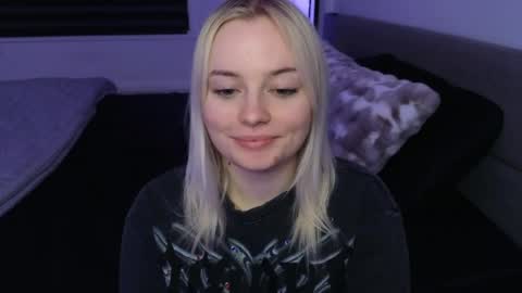 margot_robbie7 online show from March 27, 1:22 am