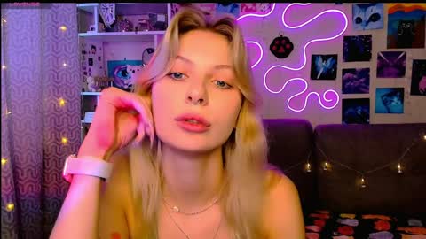 Snapshot of maria_hunt chatting on December 21, 6:41 am Maria online show from December 21, 6:41 am