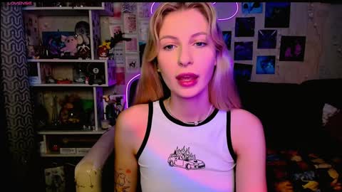 Snapshot of maria_hunt chatting on December 19, 3:29 am Maria online show from December 19, 3:29 am