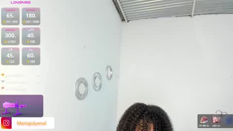 V A N E S S A  online show from February 25, 8:58 am