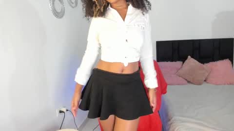 V A N E S S A  online show from March 12, 3:35 am