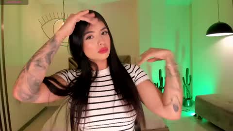 MARIA HERRERA  online show from May 19, 9:55 pm