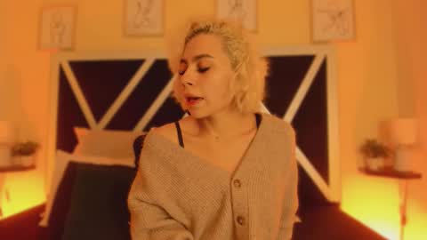 Marian online show from December 21, 11:38 am