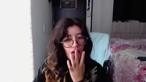 Mariana online show from October 10, 4:02 pm