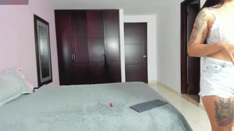 MARIANA Y VALENTINA online show from April 21, 11:17 am