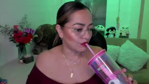 Snapshot of marianalopez81 chatting on February 24, 6:16 am Mariana Lopez online show from February 24, 6:16 am