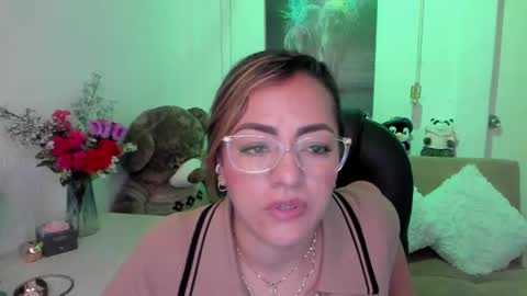 Snapshot of marianalopez81 chatting on February 26, 4:30 am Mariana Lopez online show from February 26, 4:30 am
