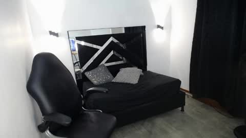 Mariana online show from March 29, 9:33 am